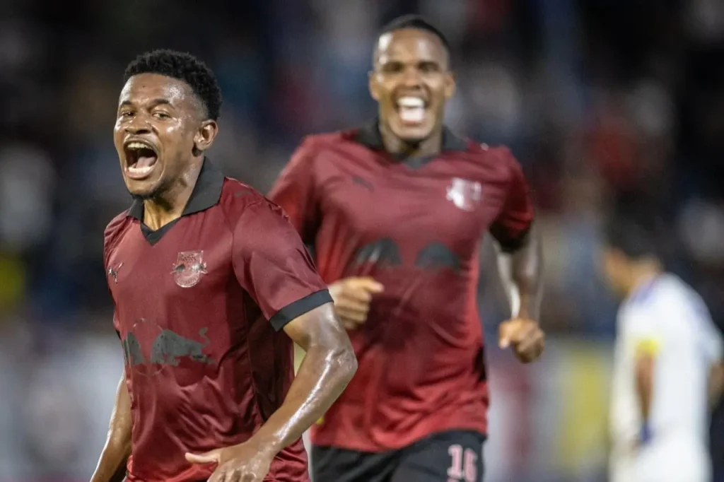 Cruzeiro perde para o Bragantino por 4 a 2 e deixa o G5 do Brasileirão