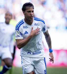 Cruzeiro vence o Grêmio por 4 a 2 e entra no G4 do Brasileirão