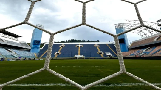Palmeiras e Bragantino estão escalados para duelo pelo Brasileirão