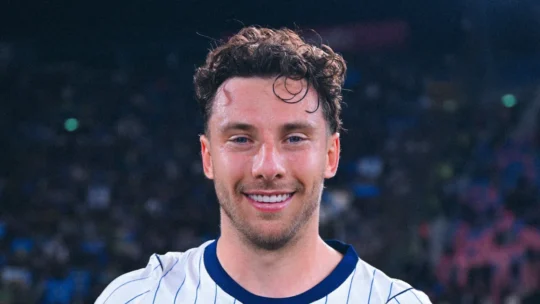 Carlos Augusto brilha, e Inter de Milão vira sobre o Bologna pelo Italiano