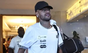 Neymar e Coutinho são titulares do Santos contra o Fluminense pelo Brasileirão