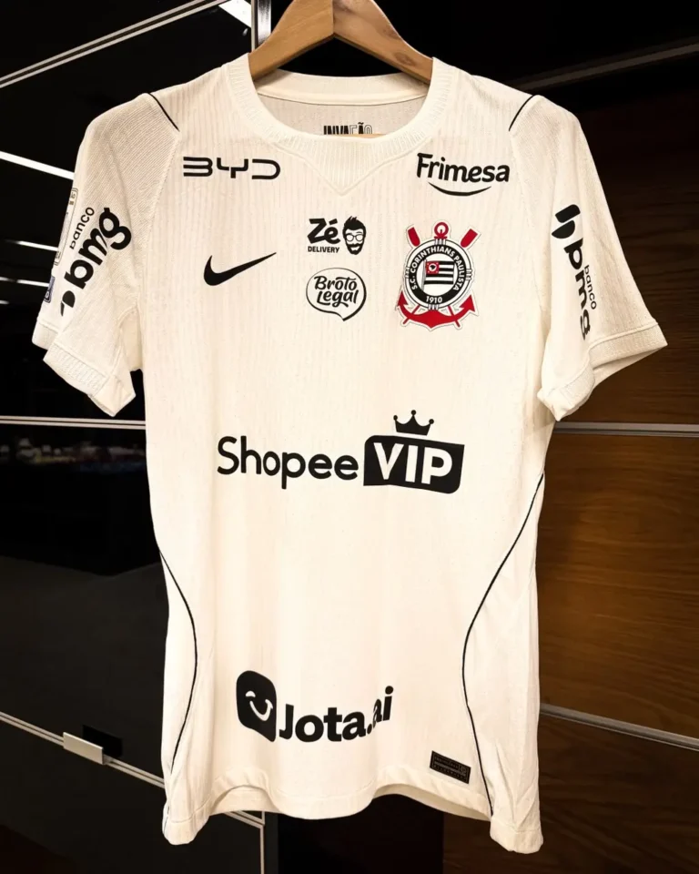 Corinthians está escalado com mudanças para enfrentar o Vitória no Brasileirão