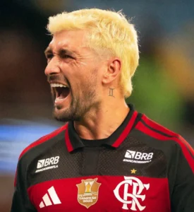 Arrascaeta destaca vitória do Flamengo e evita falar sobre disputa com Palmeiras