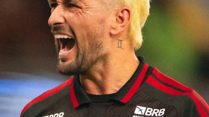Arrascaeta destaca vitória do Flamengo e evita falar sobre disputa com Palmeiras