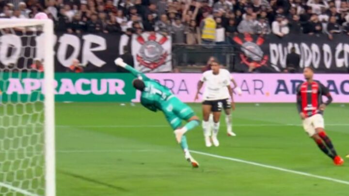 Corinthians empata com o Vitória e chega ao nono jogo sem vencer no Brasileirão