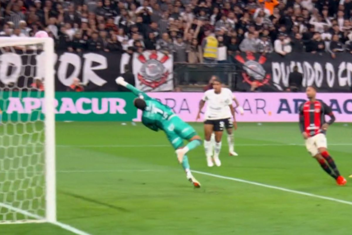 Corinthians empata com o Vitória e chega ao nono jogo sem vencer no Brasileirão