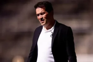 Corinthians comunica saída de Marcelo Paz do departamento de futebol