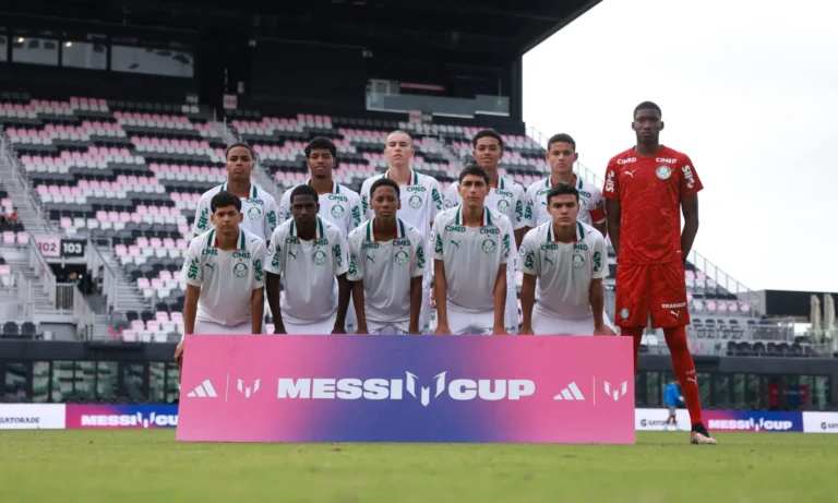 Palmeiras vence Arsenal e avança às quartas da Messi Cup na liderança