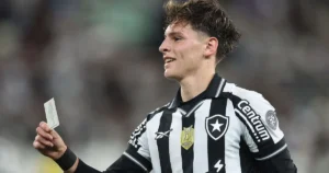 Botafogo confirma desfalque de Álvaro Montoro contra o Vasco após acidente doméstico