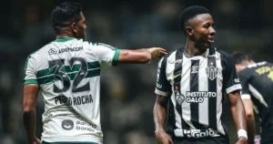 Atlético-MG vence o Coritiba e sobe para a quinta posição no Brasileirão