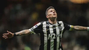 Atlético-MG vence o Red Bull Bragantino e encosta no G5 do Brasileirão