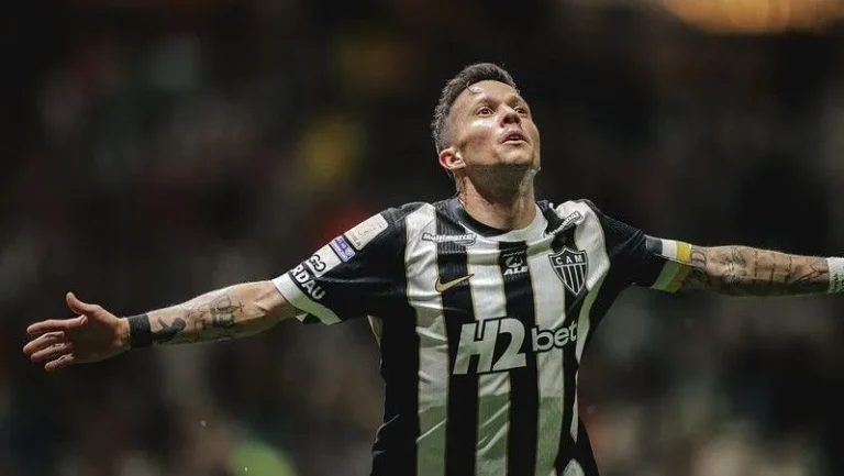 Atlético-MG vence o Red Bull Bragantino e encosta no G5 do Brasileirão