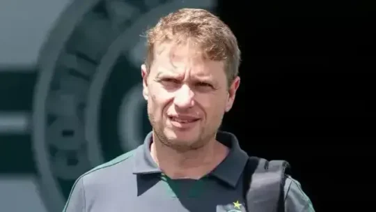 Coritiba avalia quatro técnicos livres após demissão de Fernando Seabra