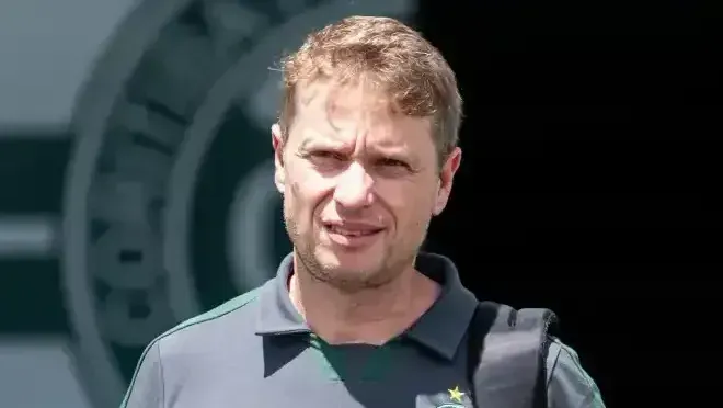 Coritiba avalia quatro técnicos livres após demissão de Fernando Seabra