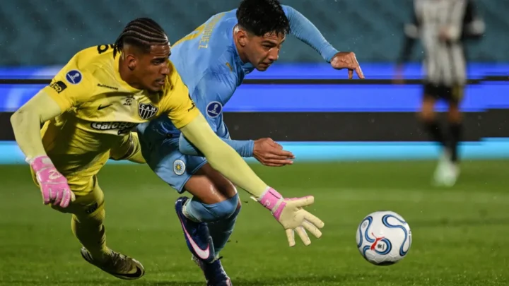 Atlético-MG perde para o City Torque, mas avança à final da Sul-Americana