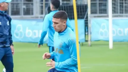 Grêmio sofre transfer ban da Fifa por dívida envolvendo Monsalve