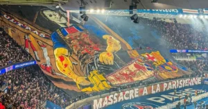 Kvaratskhelia rompe LCA e pode perder o restante da temporada pelo PSG