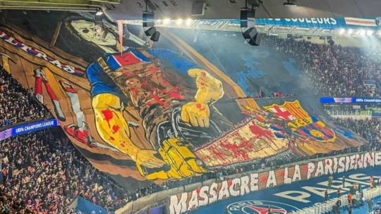 Kvaratskhelia rompe LCA e pode perder o restante da temporada pelo PSG