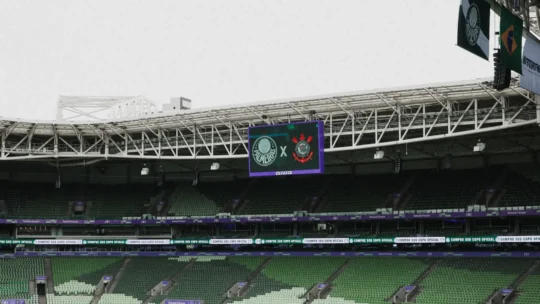 Palmeiras e Corinthians se enfrentam pelo Brasileirão neste domingo