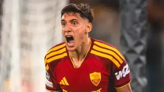 Roma goleia o Slovan Bratislava e conquista primeira vitória na Champions