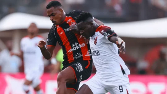 Vitória e Athletico-PR empatam pela 32ª rodada do Brasileirão